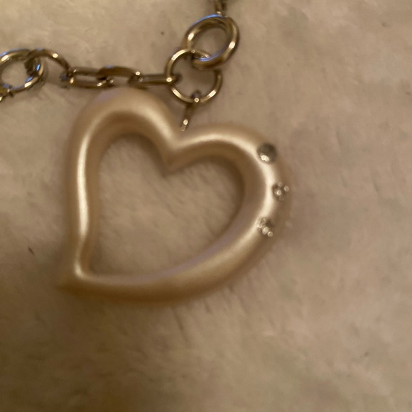 Elegant Silver Heart Pendant bracelet - Picture 5 of 5